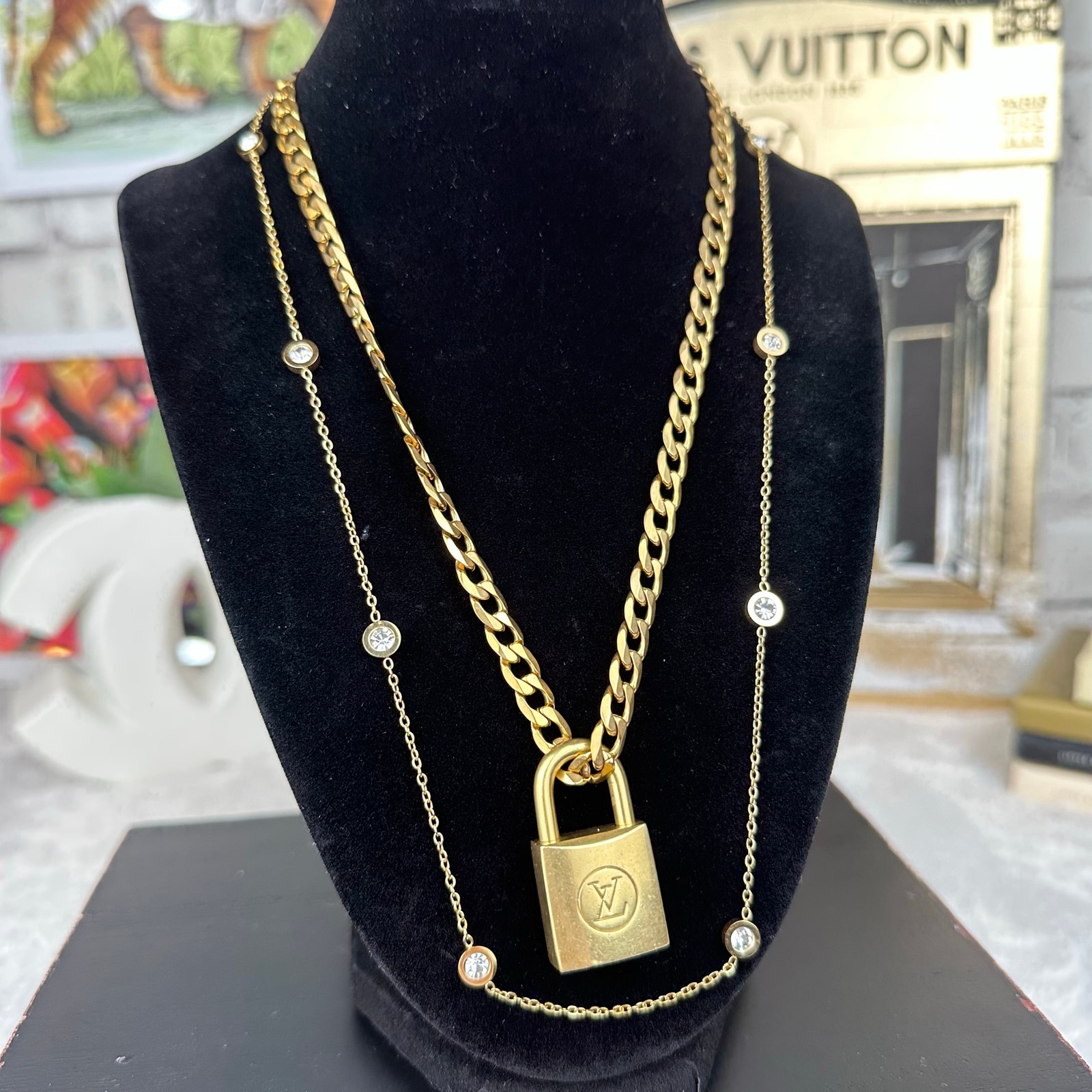 Louis Vuitton Auth Vintage Lock 212 Comes W/Chains For Necklace Great Gift Cute!